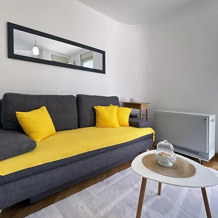 Pons Amoris With Garage, Apartment